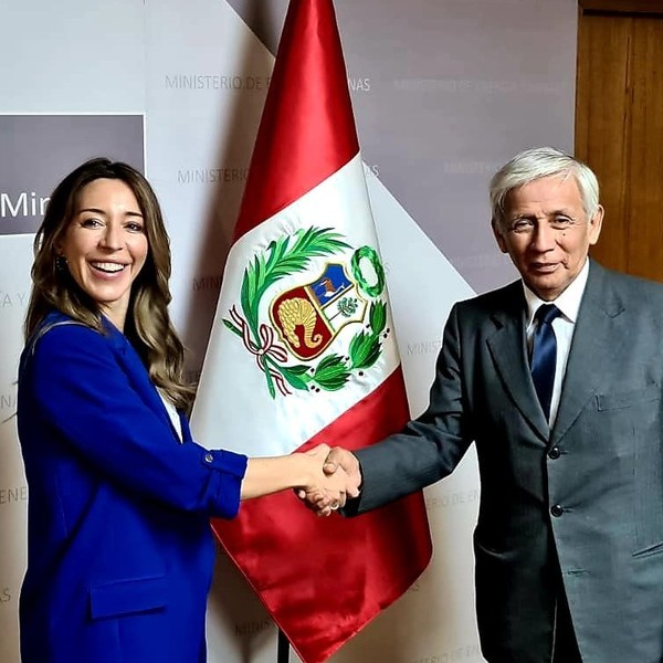 Viaje oficial a Perú de la Secretaria de Estado de Comercio